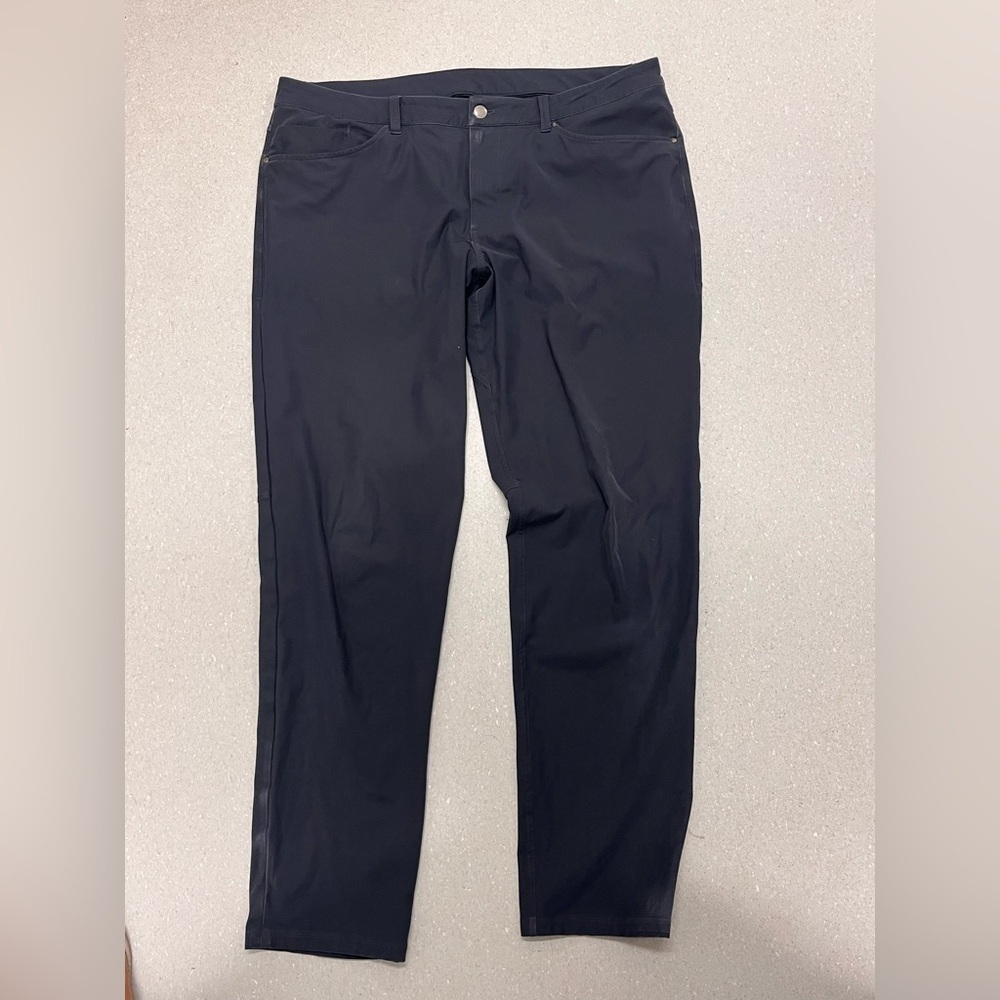 Lululemon ABC Pant Slim size 38x32”
 Grey Chino Stretch​​